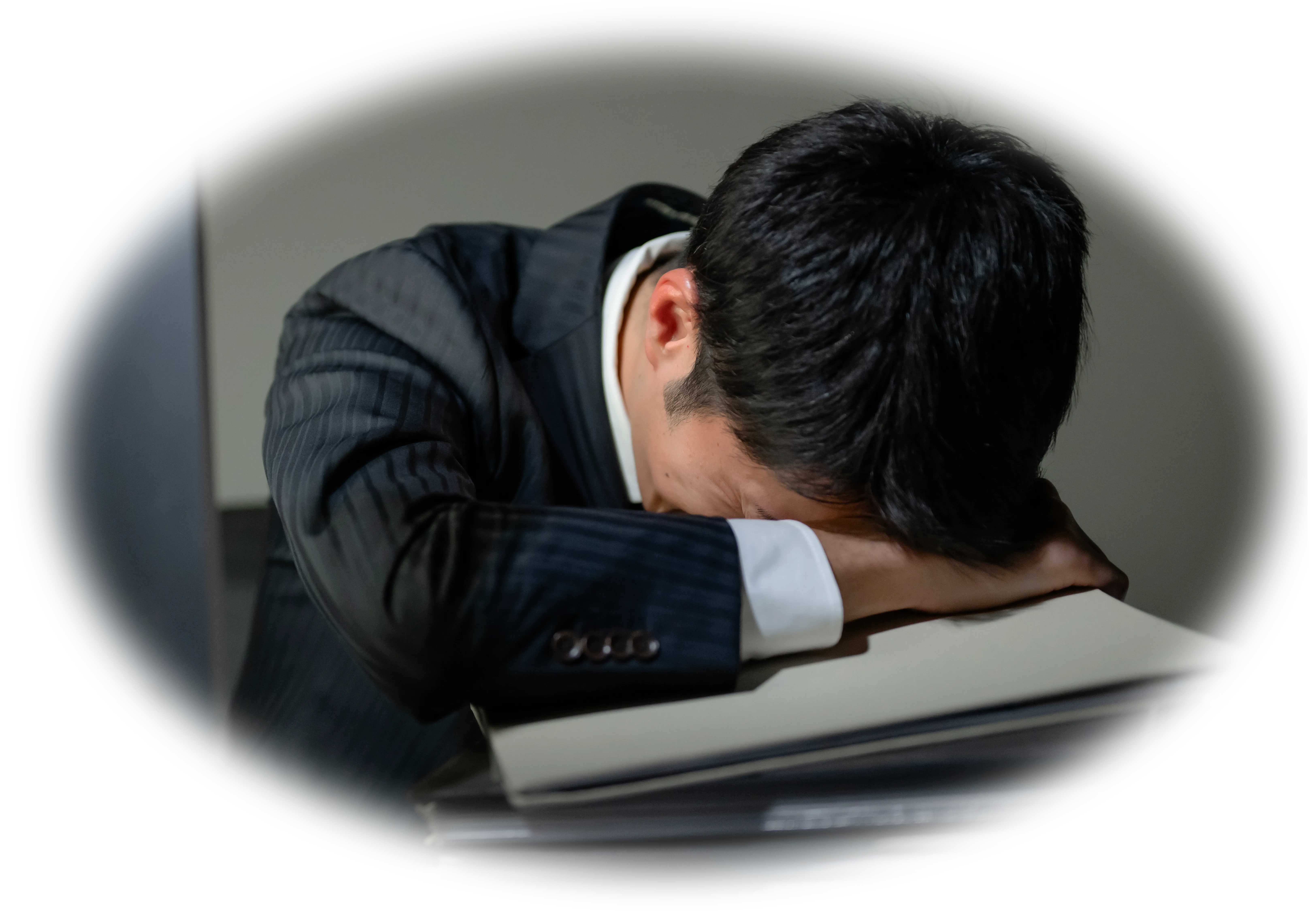 院内に事務の余力がない
